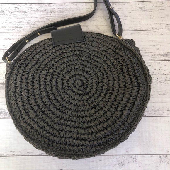 🌿 WITCHERY 🌿 black circle handbag with removable strap - Picture 3 of 7